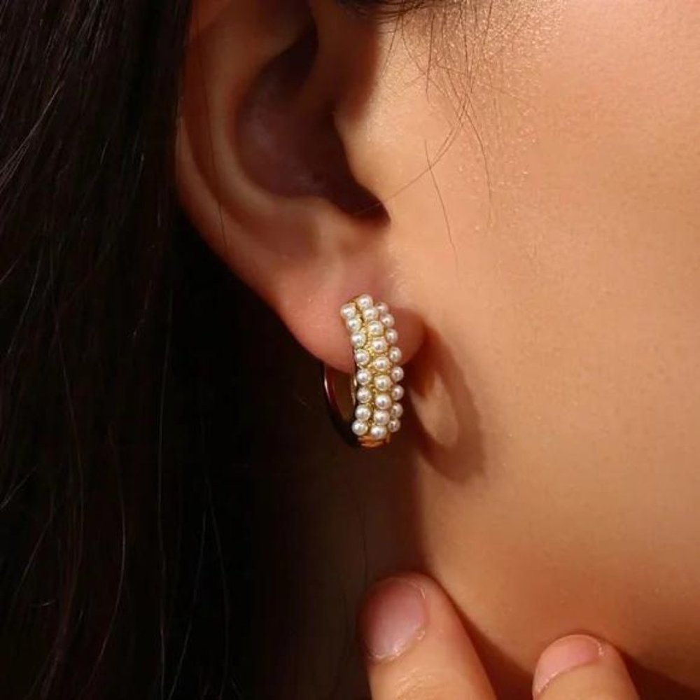 New 18K Gold Fresh Water Pearl Huggies Earrings, CUTE RING, SHINY RING. - Picture 2 of 6